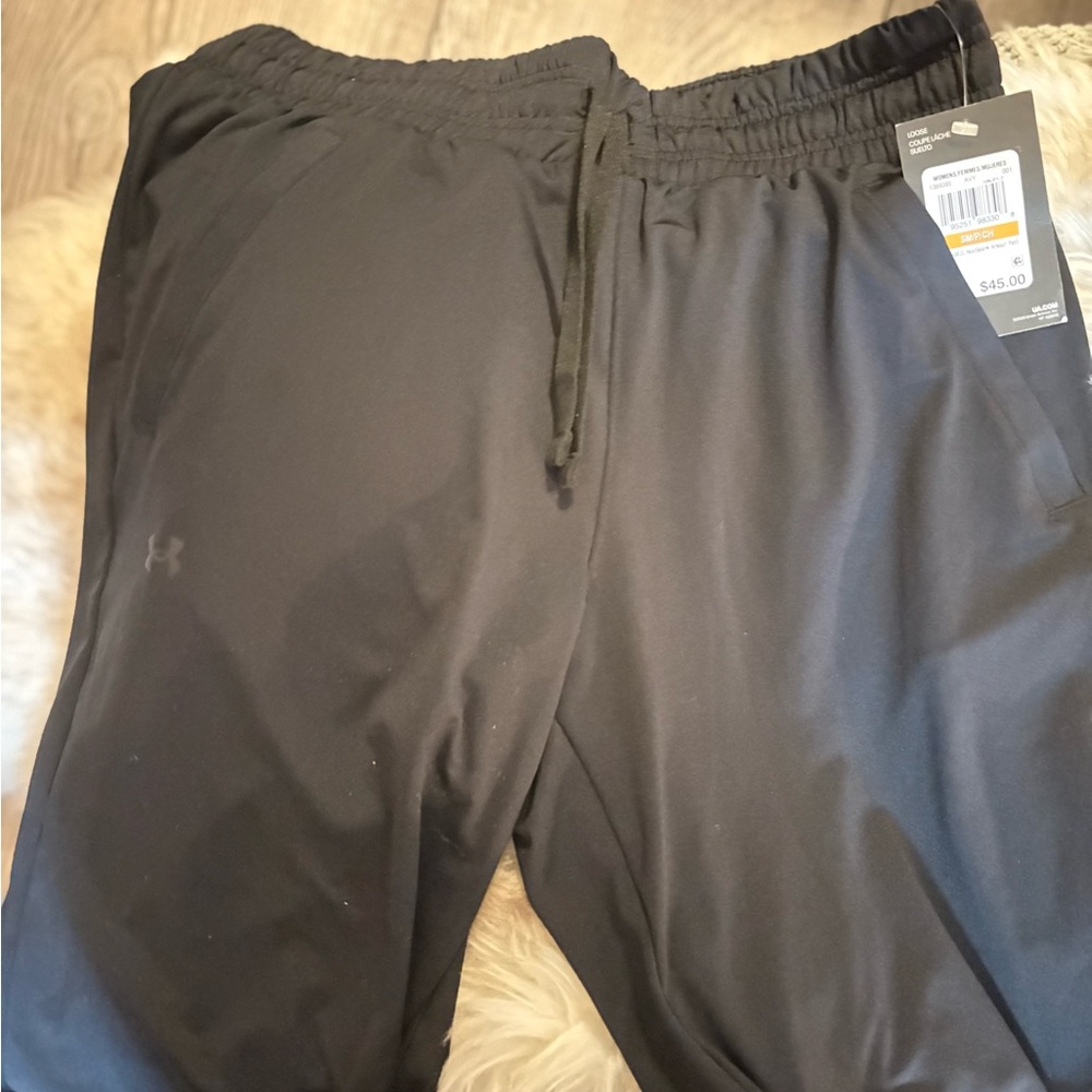 Under Armour Women’s Black Athletic Pants-NWT-Small